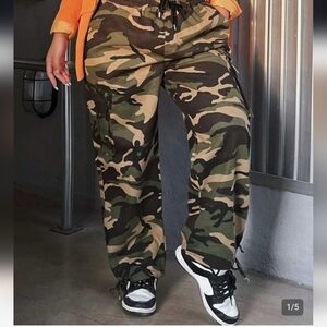 Shein Camo Print Flap Pocket Side Drawstring Waist Cargo Pants